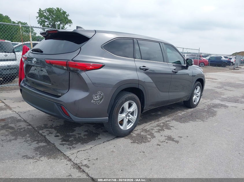 2022 Toyota Highlander VIN 5TDZZRAH3NS115282 IAAI salvage auction — HAIL, Salvage (Nevada), sold $13,150 on 2026-07-21 (photo 4)