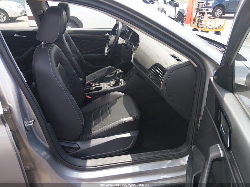 2022 Volkswagen Jetta VIN 3VWGM7BUXNM023282 IAAI salvage auction — HAIL, Salvage Title, sold $5,700 on 2026-08-15 (photo 5)