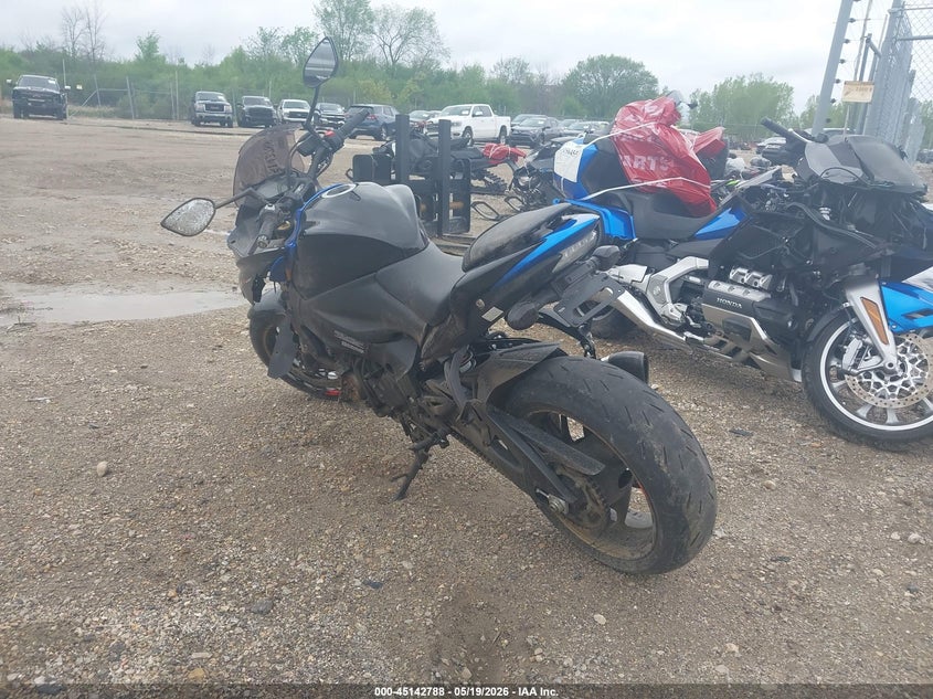 2018 Suzuki Gsx-s VIN JS1GT7CBXJ2100263 IAAI salvage auction — LEFT SIDE, Junk Bill Of Sale Mv2459 (Wisconsin), sold $1,800 on 2026-07-07 (photo 3)