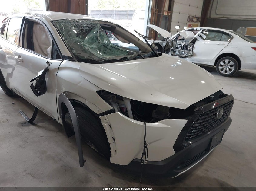 2024 Toyota Corolla cross VIN 7MUAAAAG5RV105457 IAAI salvage auction — ROLLOVER, Mv-907A (New York), sold $2,150 on 2026-07-12 (photo 6)