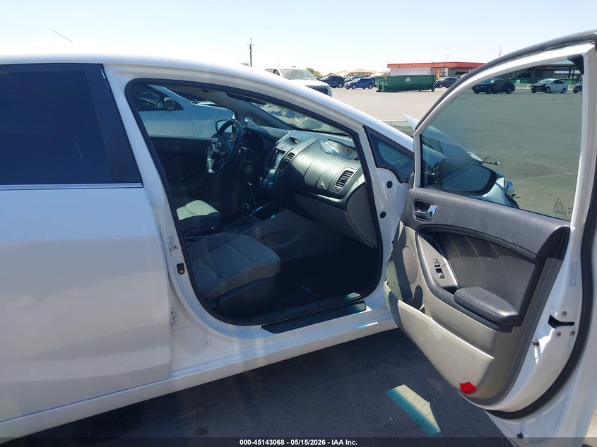 2015 Kia Forte VIN KNAFX4A86F5332583 IAAI salvage auction — THEFT, Salvage (Arizona), sold $200 on 2026-07-28 (photo 5)