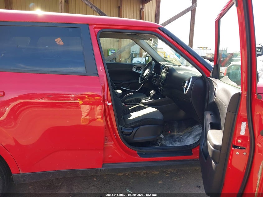 2021 Kia Soul VIN KNDJ23AU5M7767406 IAAI salvage auction — RIGHT SIDE, Salvage (Oregon), sold $975 on 2026-07-28 (photo 5)