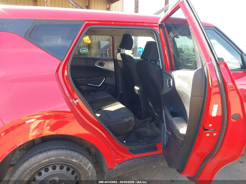 2021 Kia Soul VIN KNDJ23AU5M7767406 IAAI salvage auction — RIGHT SIDE, Salvage (Oregon), sold $975 on 2026-07-28 (photo 8)
