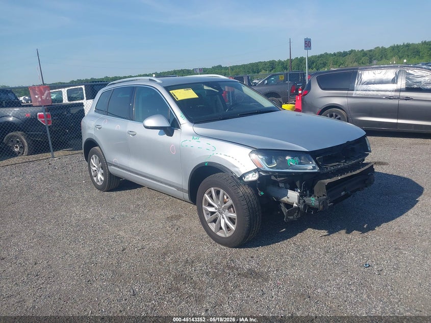 2016 Volkswagen Touareg VIN WVGEF9BP4GD008829 IAAI salvage auction — FRONT END, Salvage - Greater Than 75% (Maryland), sold $2,000 on 2026-07-27 (photo 1)