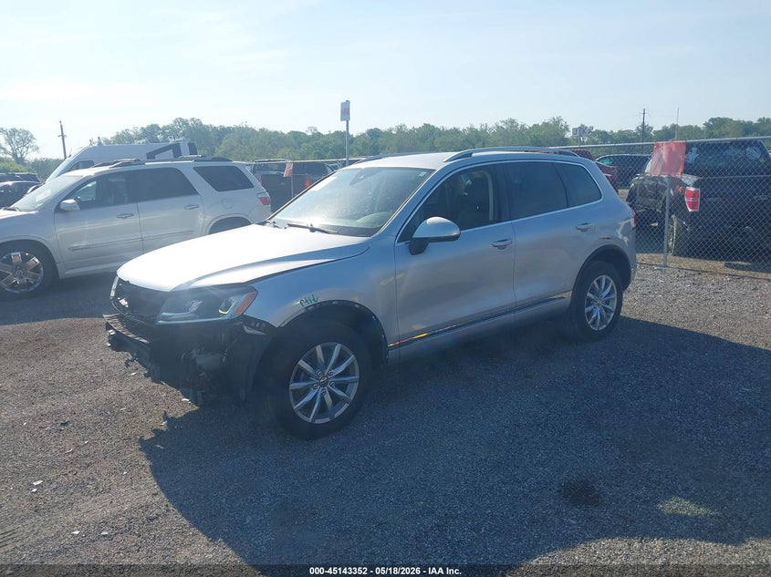 2016 Volkswagen Touareg VIN WVGEF9BP4GD008829 IAAI salvage auction — FRONT END, Salvage - Greater Than 75% (Maryland), sold $2,000 on 2026-07-27 (photo 2)