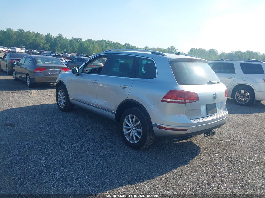 2016 Volkswagen Touareg VIN WVGEF9BP4GD008829 IAAI salvage auction — FRONT END, Salvage - Greater Than 75% (Maryland), sold $2,000 on 2026-07-27 (photo 3)