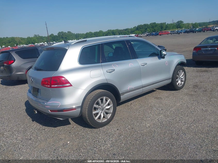 2016 Volkswagen Touareg VIN WVGEF9BP4GD008829 IAAI salvage auction — FRONT END, Salvage - Greater Than 75% (Maryland), sold $2,000 on 2026-07-27 (photo 4)