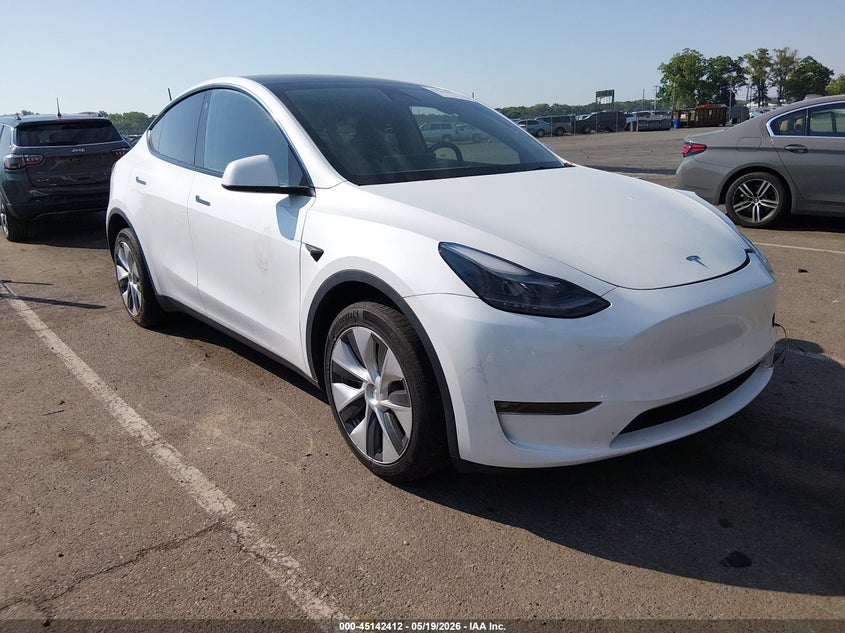 2023 Tesla Model y VIN 7SAYGDEE3PF686365 IAAI salvage auction — LEFT FRONT, Salvage (New Jersey), sold $11,100 on 2026-07-23 (photo 1)