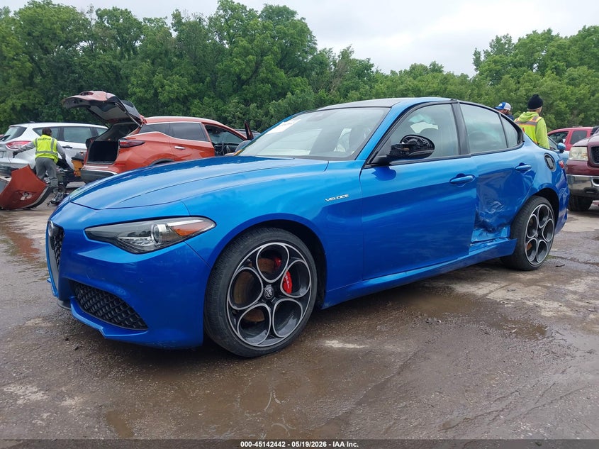 2022 Alfa romeo Giulia VIN ZARFANBN0N7662355 IAAI salvage auction — SIDE, Wait Title, sold $9,500 on 2026-09-04 (photo 2)