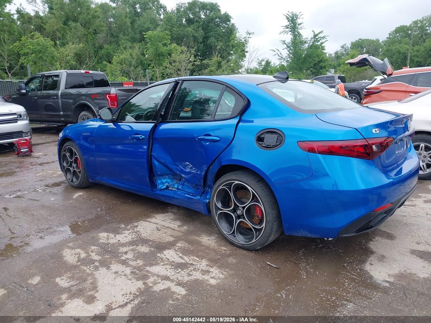 2022 Alfa romeo Giulia VIN ZARFANBN0N7662355 IAAI salvage auction — SIDE, Wait Title, sold $9,500 on 2026-09-04 (photo 3)