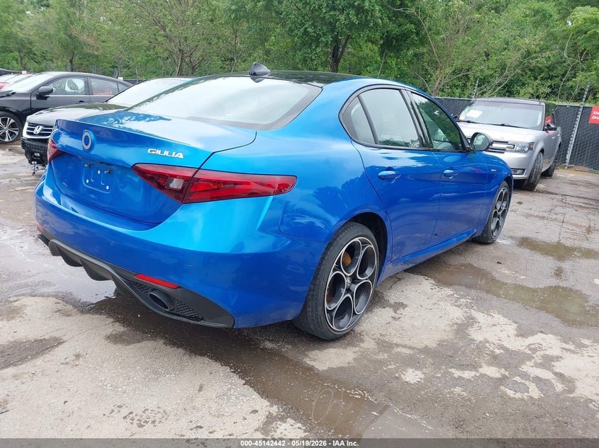 2022 Alfa romeo Giulia VIN ZARFANBN0N7662355 IAAI salvage auction — SIDE, Wait Title, sold $9,500 on 2026-09-04 (photo 4)