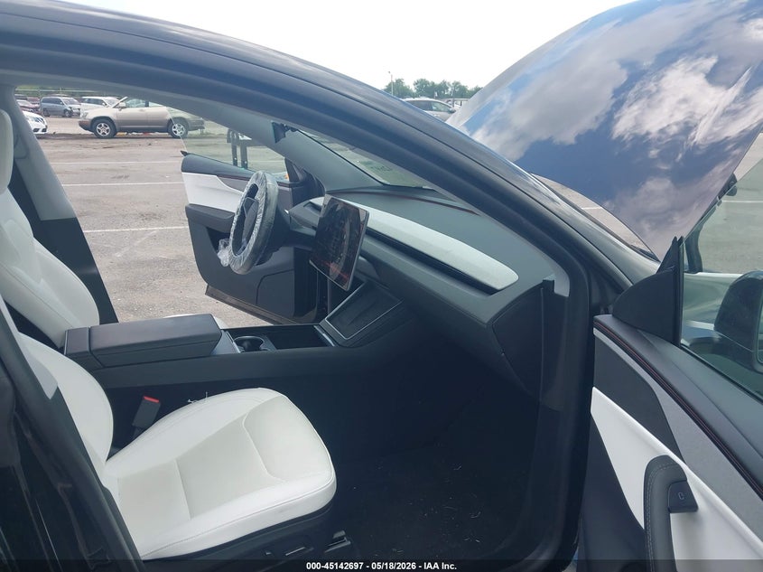 2026 Tesla Model y VIN 7SAYGDED9TF529697 IAAI salvage auction — LEFT & RIGHT, Salvage (Arizona), sold $18,500 on 2026-07-16 (photo 5)