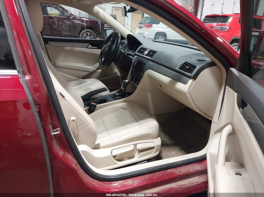 2015 Volkswagen Passat VIN 1VWAT7A39FC120929 IAAI salvage auction — SIDE, Salvage (North Dakota), sold $400 on 2026-07-10 (photo 5)