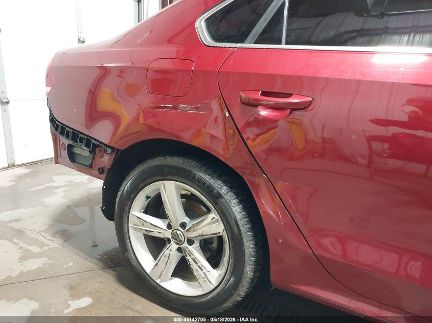 2015 Volkswagen Passat VIN 1VWAT7A39FC120929 IAAI salvage auction — SIDE, Salvage (North Dakota), sold $400 on 2026-07-10 (photo 6)