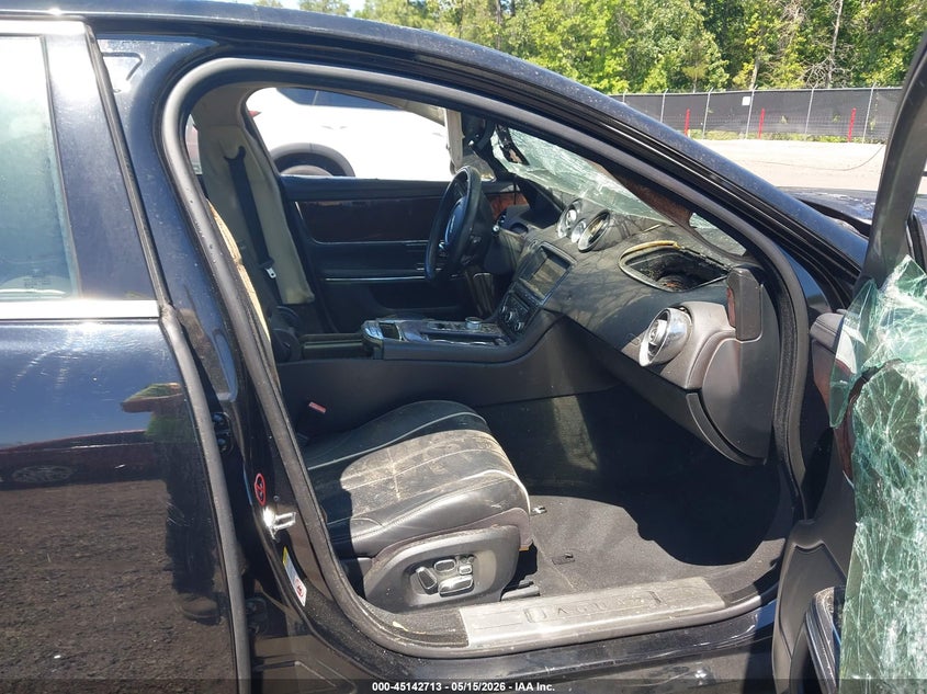 2012 Jaguar Xj VIN SAJWA2GB6CLV35154 IAAI salvage auction — ENGINE BURN, Salvage (South Carolina), sold $275 on 2026-07-08 (photo 5)