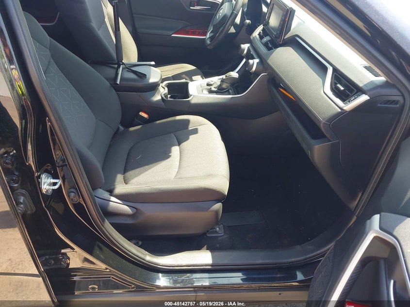 2022 Toyota Rav 4 VIN JTMRWRFVXNJ055778 IAAI salvage auction — RIGHT SIDE, Salvage (Massachusetts), sold $13,300 on 2026-07-24 (photo 5)