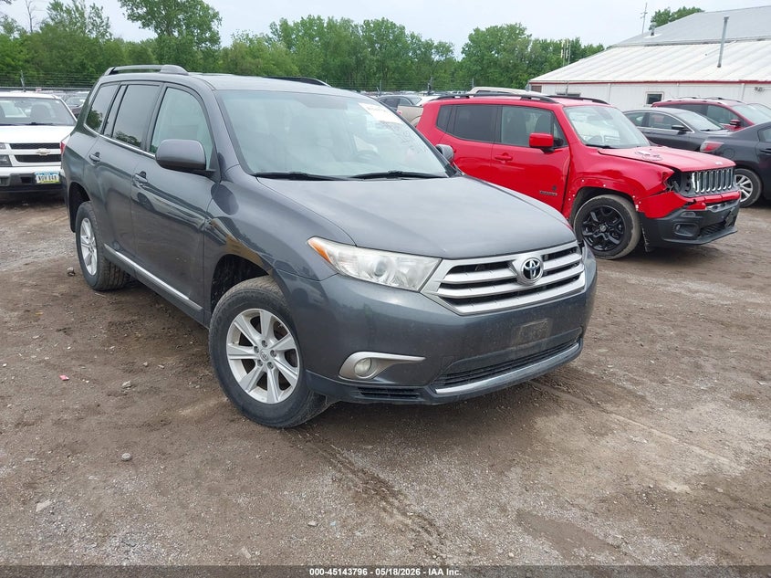 2013 Toyota Highlander VIN 5TDBK3EH4DS279202 IAAI salvage auction — FRONT END, Salvage (Illinois), sold $4,000 on 2026-07-27 (photo 1)
