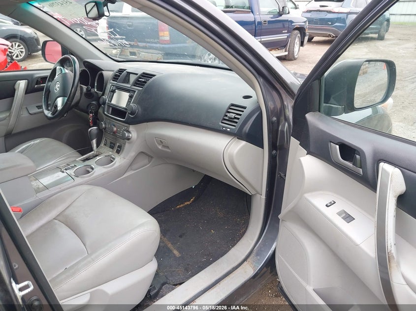2013 Toyota Highlander VIN 5TDBK3EH4DS279202 IAAI salvage auction — FRONT END, Salvage (Illinois), sold $4,000 on 2026-07-27 (photo 5)