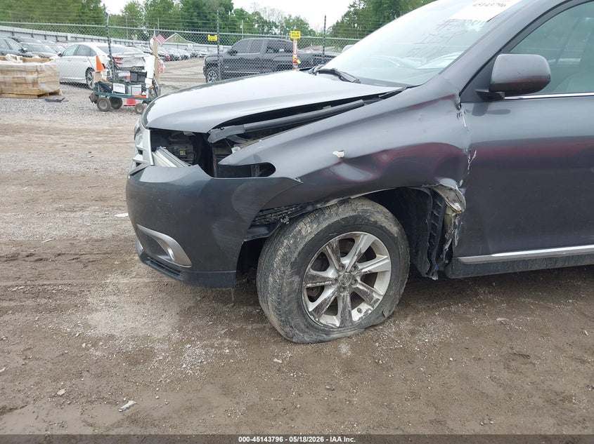 2013 Toyota Highlander VIN 5TDBK3EH4DS279202 IAAI salvage auction — FRONT END, Salvage (Illinois), sold $4,000 on 2026-07-27 (photo 6)