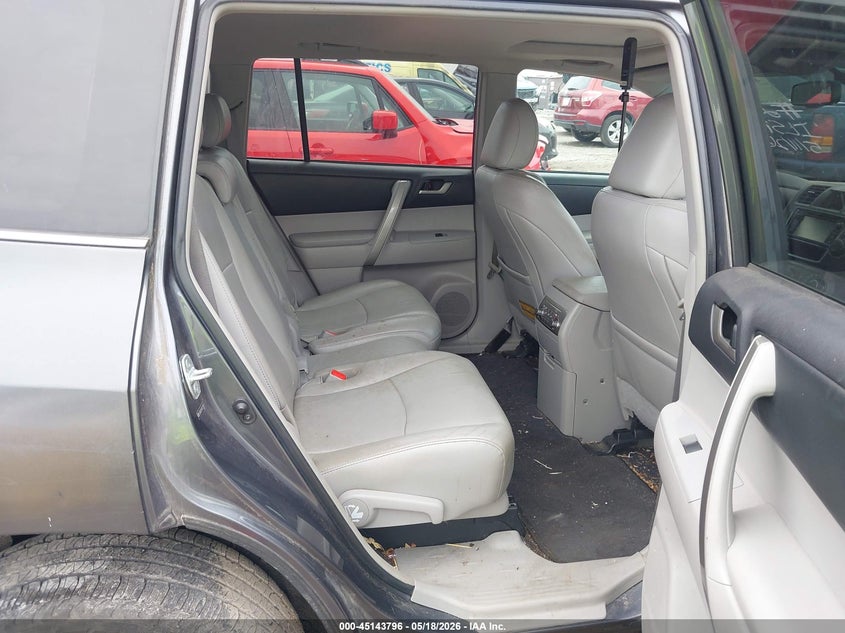 2013 Toyota Highlander VIN 5TDBK3EH4DS279202 IAAI salvage auction — FRONT END, Salvage (Illinois), sold $4,000 on 2026-07-27 (photo 8)