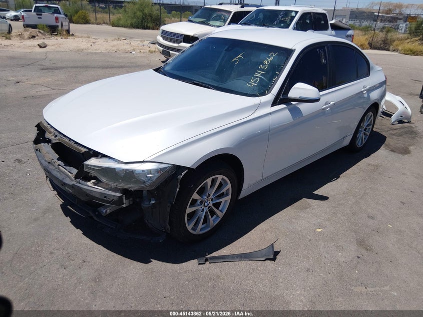 2017 BMW 3er VIN WBA8E1G31HNU18508 IAAI salvage auction — FRONT & REAR, Salvage (Arizona), sold $1,700 on 2026-08-23 (photo 2)