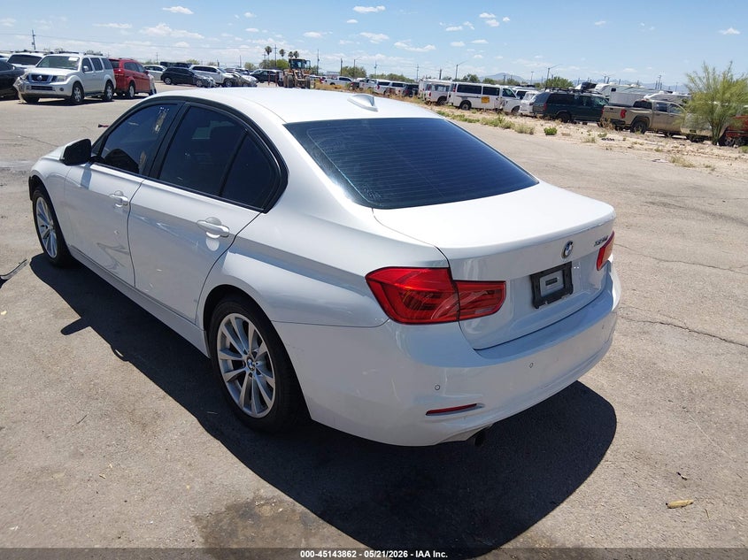 2017 BMW 3er VIN WBA8E1G31HNU18508 IAAI salvage auction — FRONT & REAR, Salvage (Arizona), sold $1,700 on 2026-08-23 (photo 3)