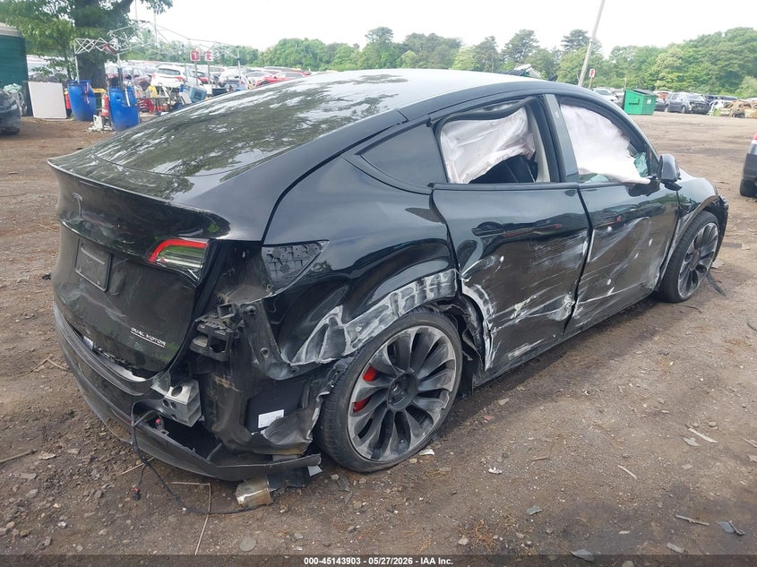 2021 Tesla Model y VIN 5YJYGDEF5MF252000 IAAI salvage auction — LEFT & RIGHT, Salvage Title, sold $5,300 on 2026-07-11 (photo 4)