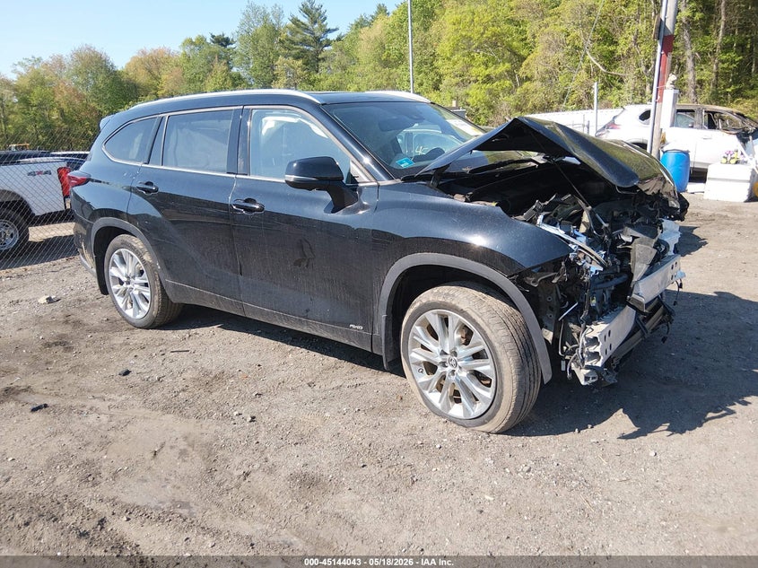 2023 Toyota Highlander VIN 5TDXBRCH5PS580982 IAAI salvage auction — FRONT END, Salvage (Rhode Island), sold $12,100 on 2026-07-28 (photo 1)