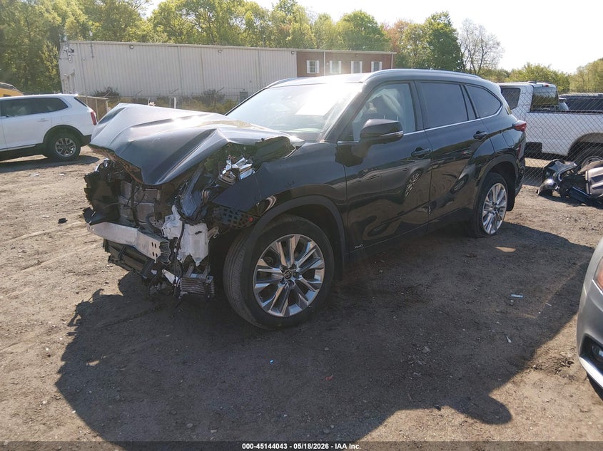 2023 Toyota Highlander VIN 5TDXBRCH5PS580982 IAAI salvage auction — FRONT END, Salvage (Rhode Island), sold $12,100 on 2026-07-28 (photo 2)