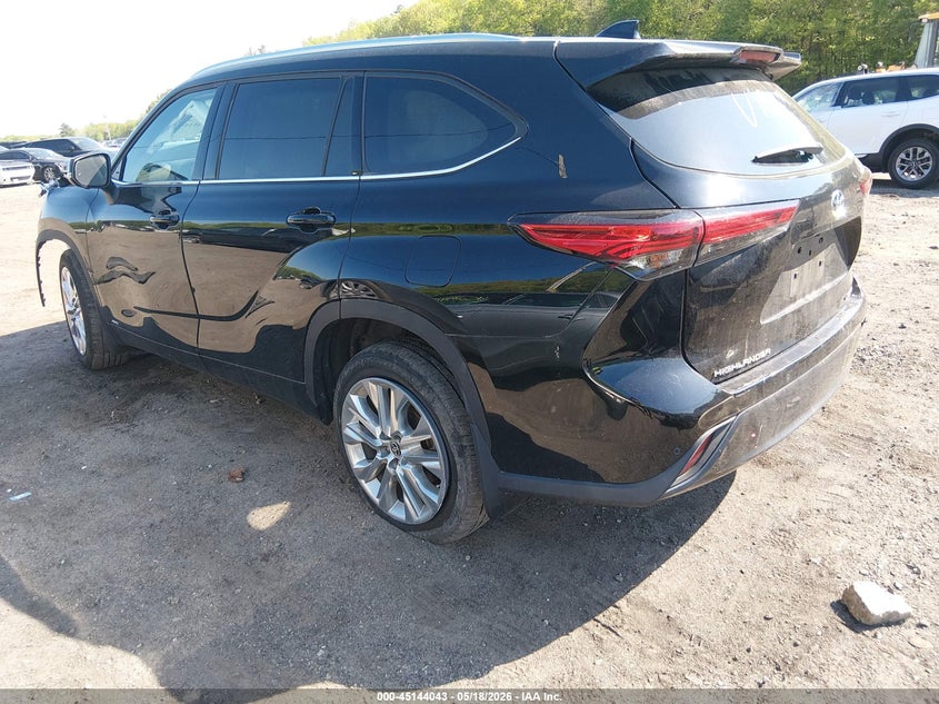 2023 Toyota Highlander VIN 5TDXBRCH5PS580982 IAAI salvage auction — FRONT END, Salvage (Rhode Island), sold $12,100 on 2026-07-28 (photo 3)