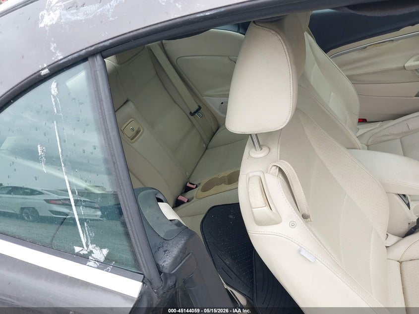 2012 Volkswagen Eos VIN WVWBW7AH8CV000176 IAAI salvage auction — NORMAL WEAR, Original (Ohio), sold $325 on 2026-07-07 (photo 8)