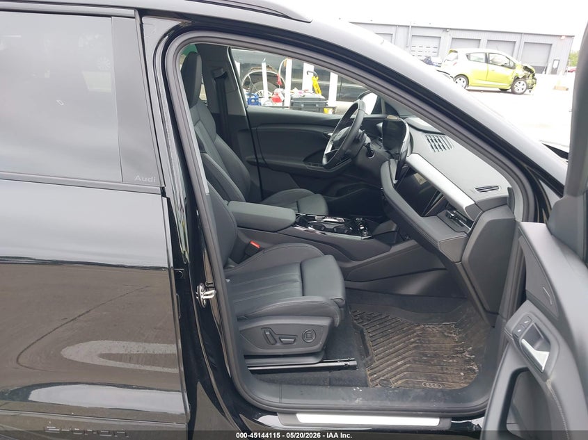 2025 Audi Q6 VIN WA134BGF9SA013912 IAAI salvage auction — REAR END, Salvage Title, sold $35,700 on 2026-08-13 (photo 5)