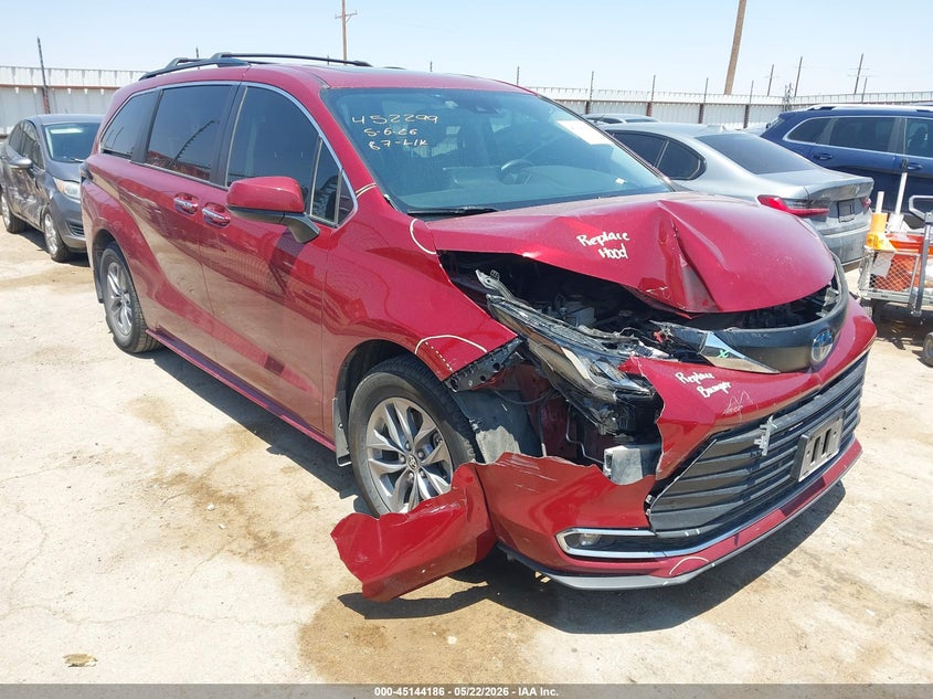 2022 Toyota Sienna VIN 5TDYRKECXNS135210 — IAAI salvage auction photo