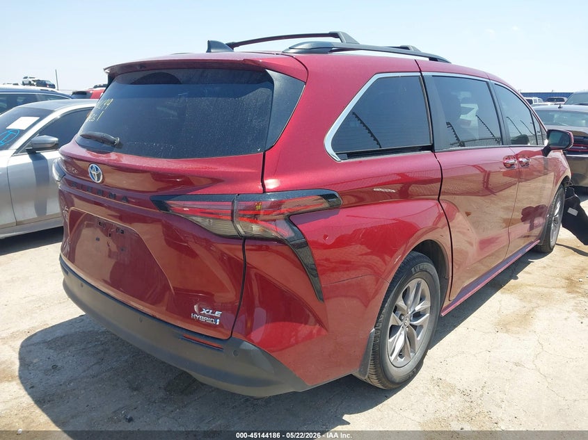 2022 Toyota Sienna VIN 5TDYRKECXNS135210 IAAI salvage auction — FRONT END, Salvage Title, sold $20,475 on 2026-09-01 (photo 4)