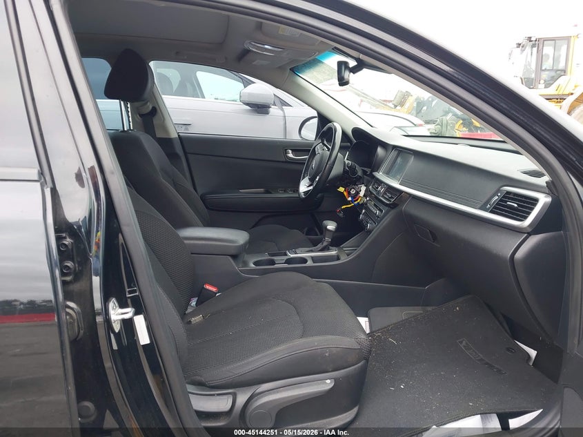 2019 Kia Optima VIN 5XXGT4L3XKG335366 IAAI salvage auction — THEFT, Salvage (California), sold $1,700 on 2026-07-23 (photo 5)