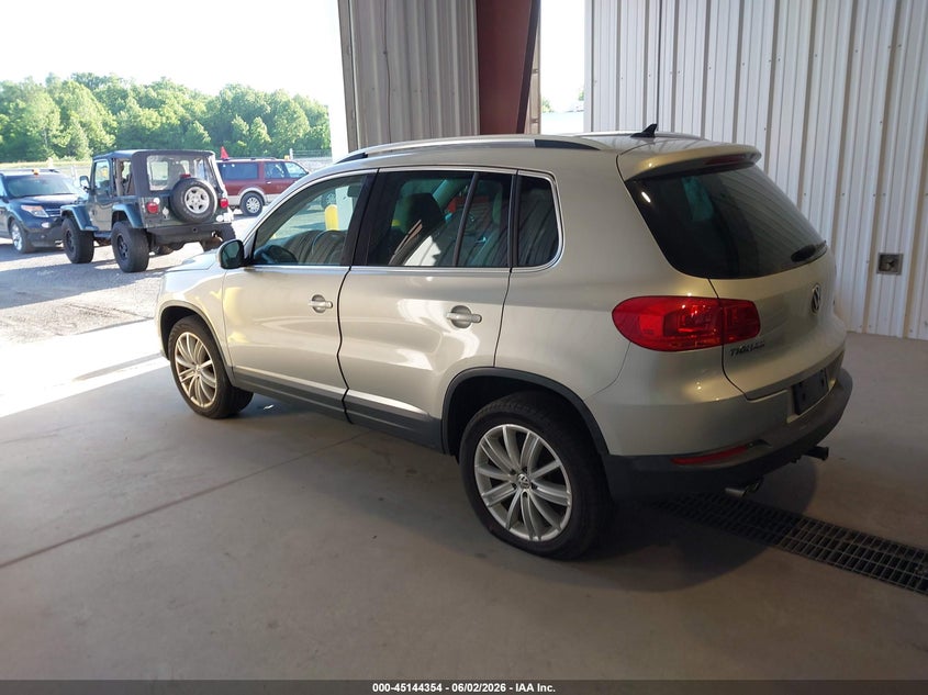 2013 Volkswagen Tiguan VIN WVGAV3AX1DW573118 IAAI salvage auction — NORMAL WEAR, Clear (Delaware), sold $525 on 2026-07-27 (photo 3)