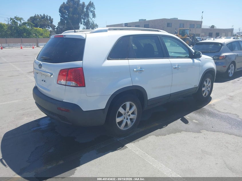 2013 Kia Sorento VIN 5XYKTDA29DG416023 IAAI salvage auction — NORMAL WEAR, Clear - Dealer Only (California), sold $1,050 on 2026-07-29 (photo 4)