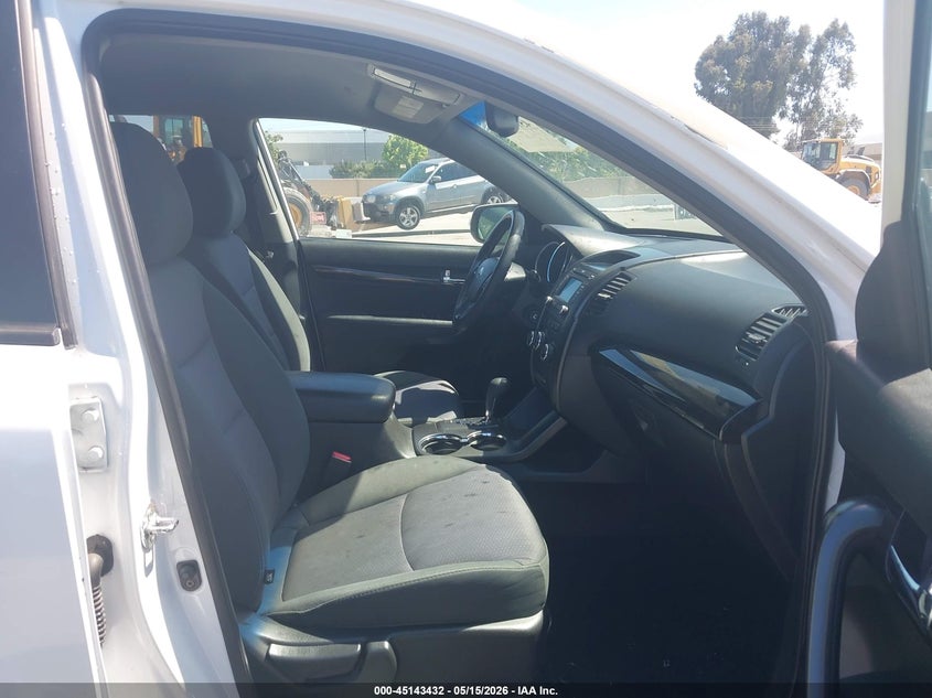 2013 Kia Sorento VIN 5XYKTDA29DG416023 IAAI salvage auction — NORMAL WEAR, Clear - Dealer Only (California), sold $1,050 on 2026-07-29 (photo 5)