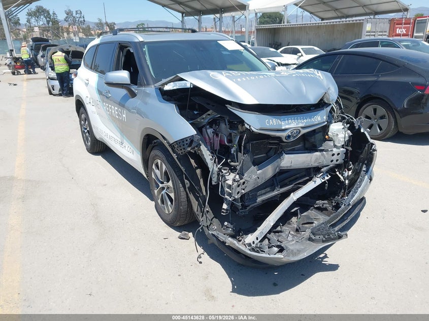 2022 Toyota Highlander VIN 5TDGARAH0NS516657 — IAAI salvage auction photo