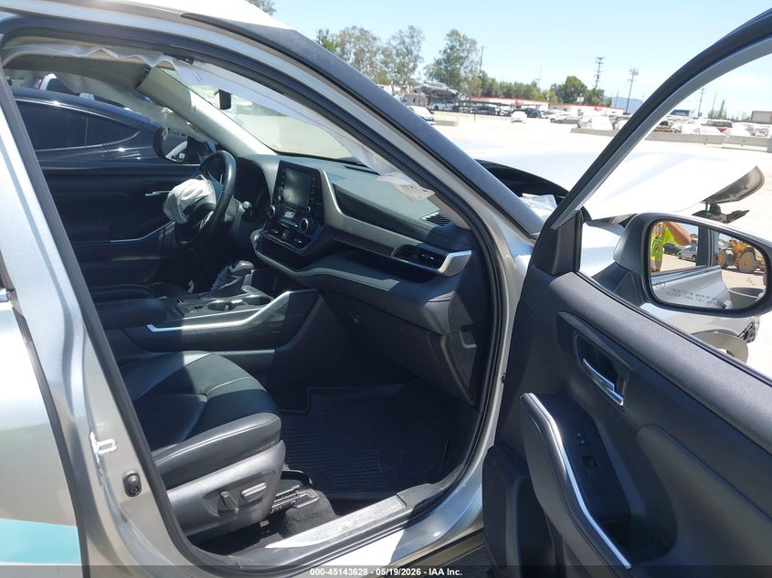 2022 Toyota Highlander VIN 5TDGARAH0NS516657 IAAI salvage auction — FRONT END, Salvage (California), sold $8,100 on 2026-07-29 (photo 5)