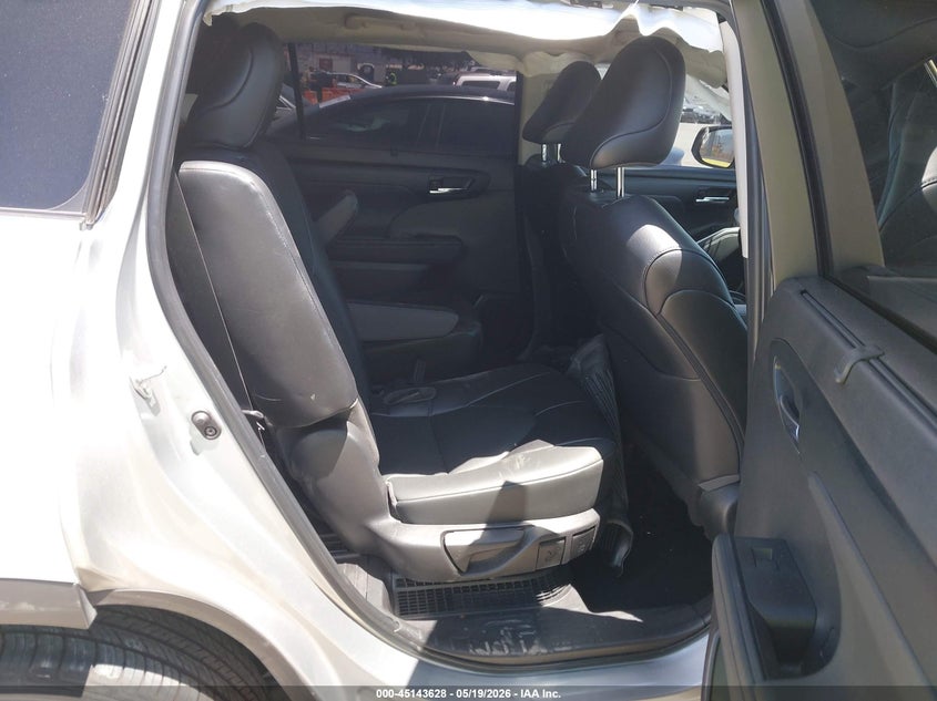2022 Toyota Highlander VIN 5TDGARAH0NS516657 IAAI salvage auction — FRONT END, Salvage (California), sold $8,100 on 2026-07-29 (photo 8)
