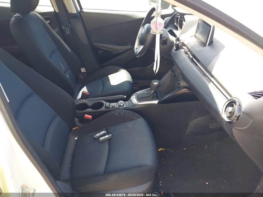 2016 Scion Ia VIN 3MYDLBZV1GY119826 IAAI salvage auction — SIDE, Salvage (Illinois), sold $1,850 on 2026-07-10 (photo 5)