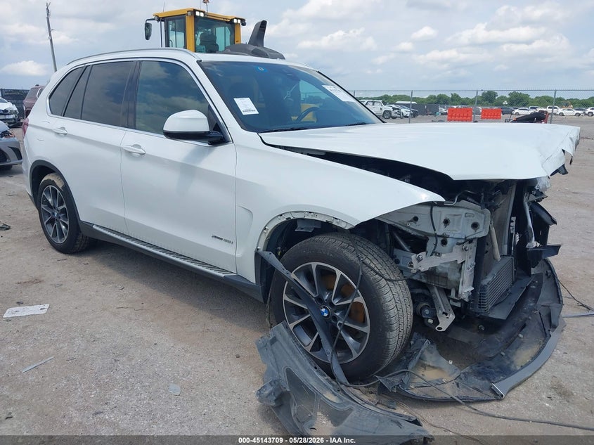 2017 BMW X5 VIN 5UXKR0C3XH0X82418 IAAI salvage auction — FRONT END, Salvage Title, sold $2,625 on 2026-07-28 (photo 1)