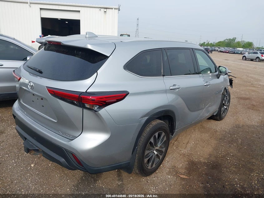 2022 Toyota Highlander VIN 5TDGZRBH8NS579920 IAAI salvage auction — RIGHT FRONT, Salvage (Illinois), sold $14,700 on 2026-07-09 (photo 4)