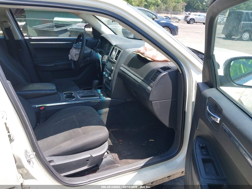 2010 Chrysler 300 VIN 2C3CA1CV3AH281168 IAAI salvage auction — RIGHT FRONT, Salvage (North Carolina), sold $325 on 2026-08-27 (photo 5)