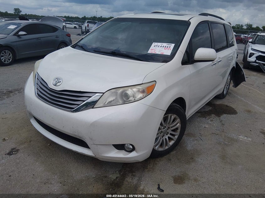 2017 Toyota Sienna VIN 5TDYZ3DC5HS889174 IAAI salvage auction — REAR END, Salvage (Louisiana), sold $3,450 on 2026-07-21 (photo 2)