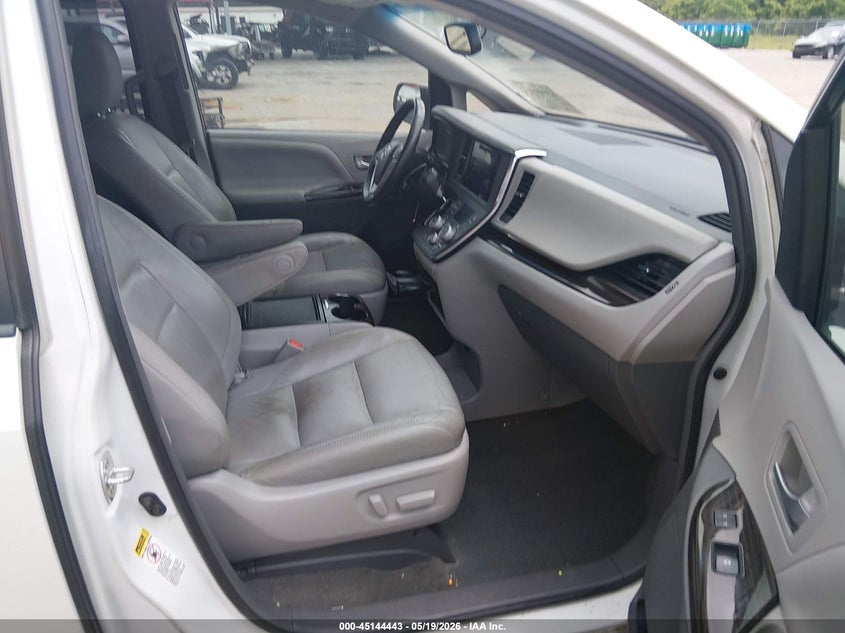 2017 Toyota Sienna VIN 5TDYZ3DC5HS889174 IAAI salvage auction — REAR END, Salvage (Louisiana), sold $3,450 on 2026-07-21 (photo 5)