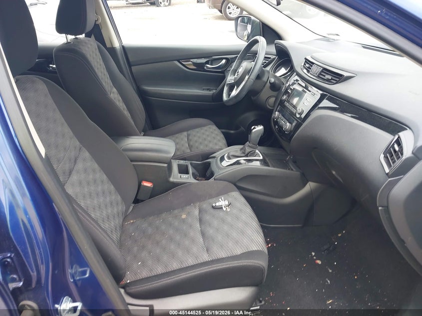 2017 Nissan Rogue VIN JN1BJ1CP8HW008962 IAAI salvage auction — LEFT FRONT, Salvage (Illinois), sold $25 on 2026-07-08 (photo 5)