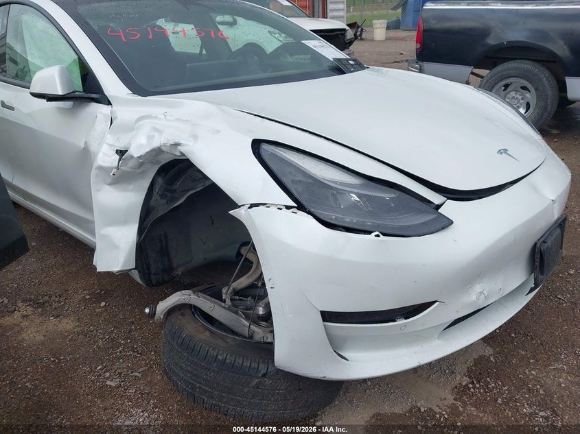 2021 Tesla Model 3 VIN 5YJ3E1EA9MF871895 IAAI salvage auction — RIGHT FRONT, Salvage (Texas), sold $1,850 on 2026-07-28 (photo 6)
