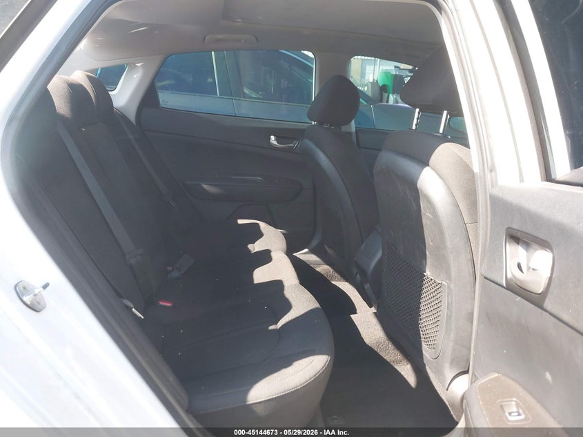 2019 Kia Optima VIN 5XXGT4L36KG313946 IAAI salvage auction — HAIL, Clear (Oklahoma), sold $3,900 on 2026-07-15 (photo 8)